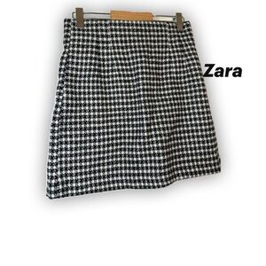 Zara Black and White Houndstooth Skirt